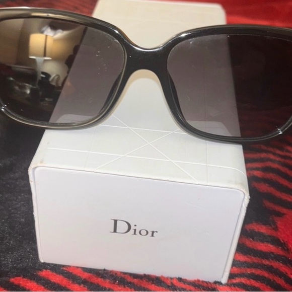 Christian Dior Black Shades with gold hardware COA included + case and cloth - Picture 15 of 16